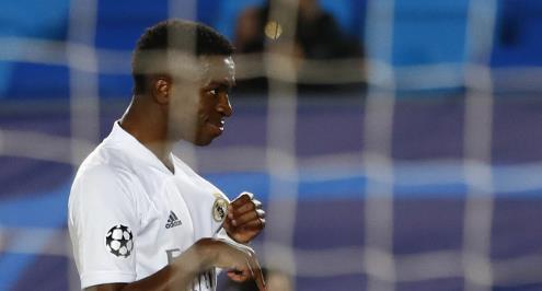 استفز جماهير أوساسونا.. فينيسيوس يفلت من عقوبة بعد نهائي كأس الملك